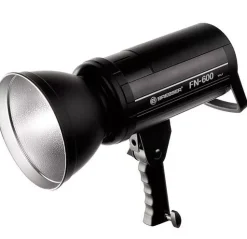 FN-600 Studioblitz mit TTL- Funktion für Nikon + Akku>Bresser Cheap